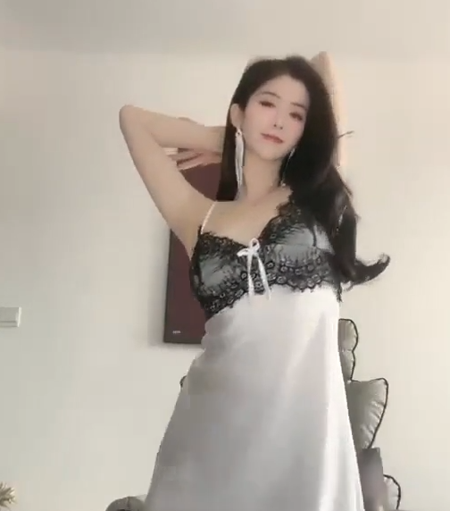 颜值少妇-鱼鱼-高价1V1自慰骚舞福利(10V,1.04G)